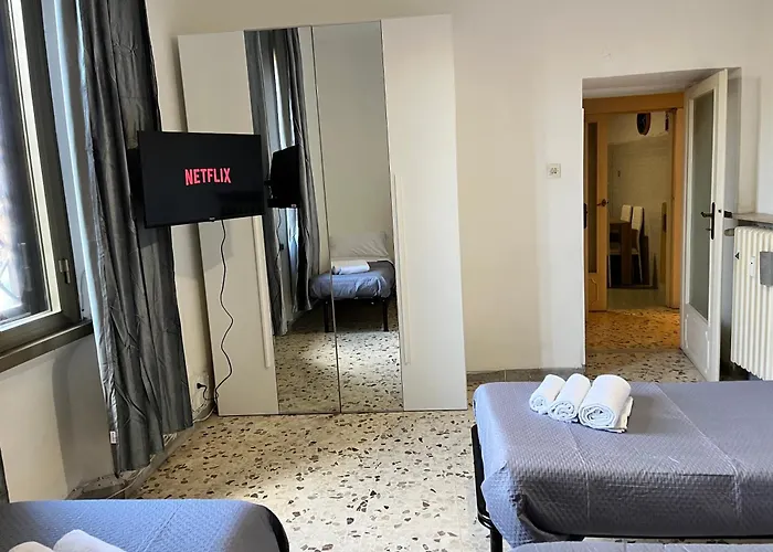 Elegante - Vicino Metro Apartment Rom