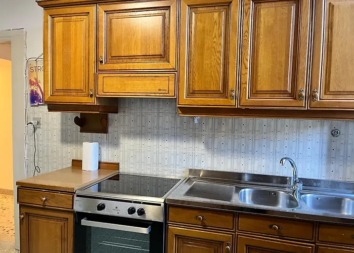 Elegante - Vicino Metro Apartment Rom
